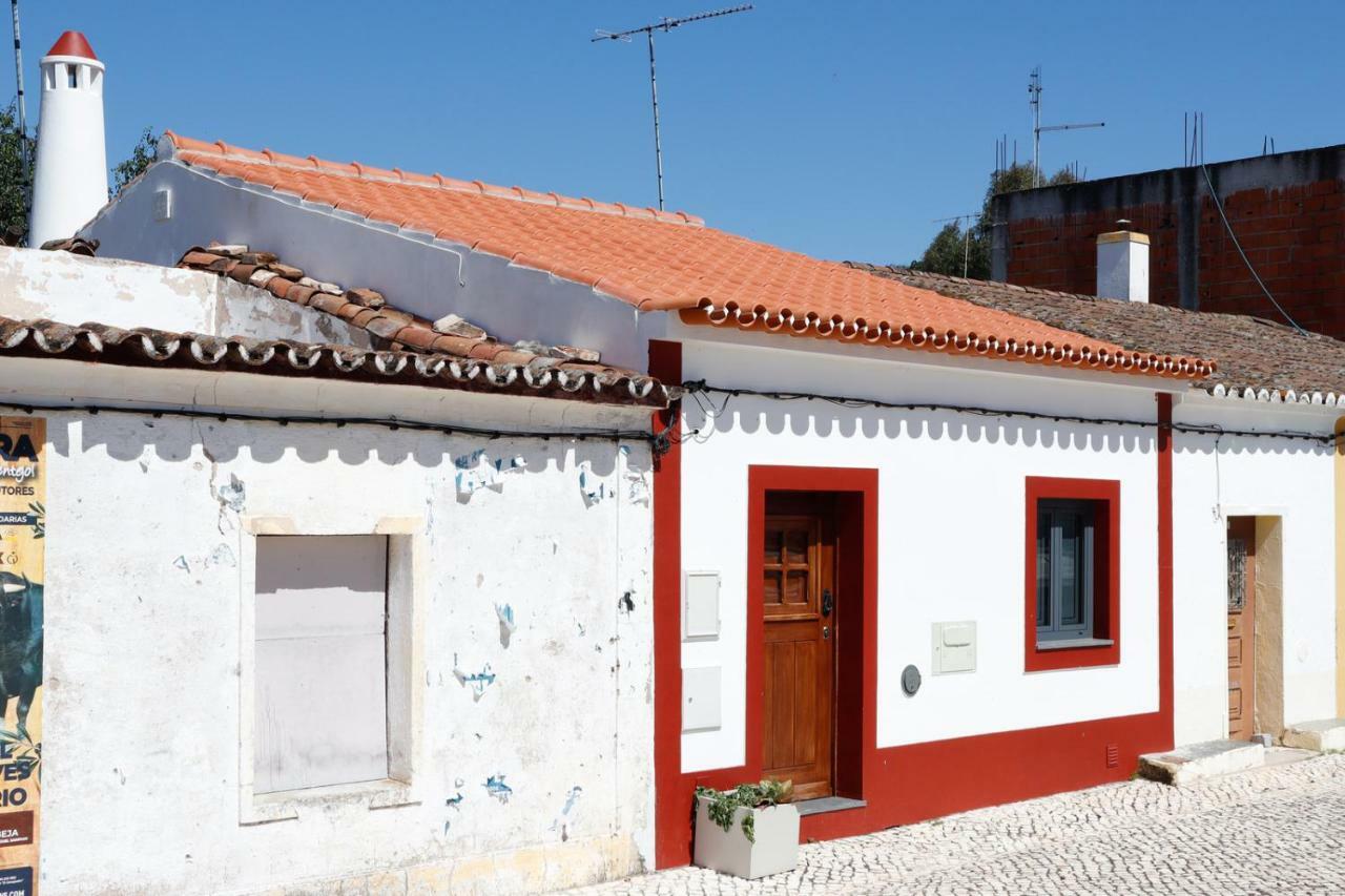 Вилла Casa Da Fonte / Fountain House Монсараш Экстерьер фото